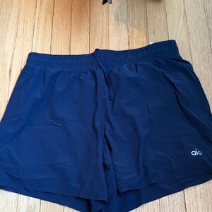 ALO Yoga Men's 5” Adapt Athletic Shorts